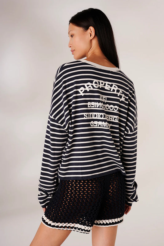 Pull rayé bleu marine