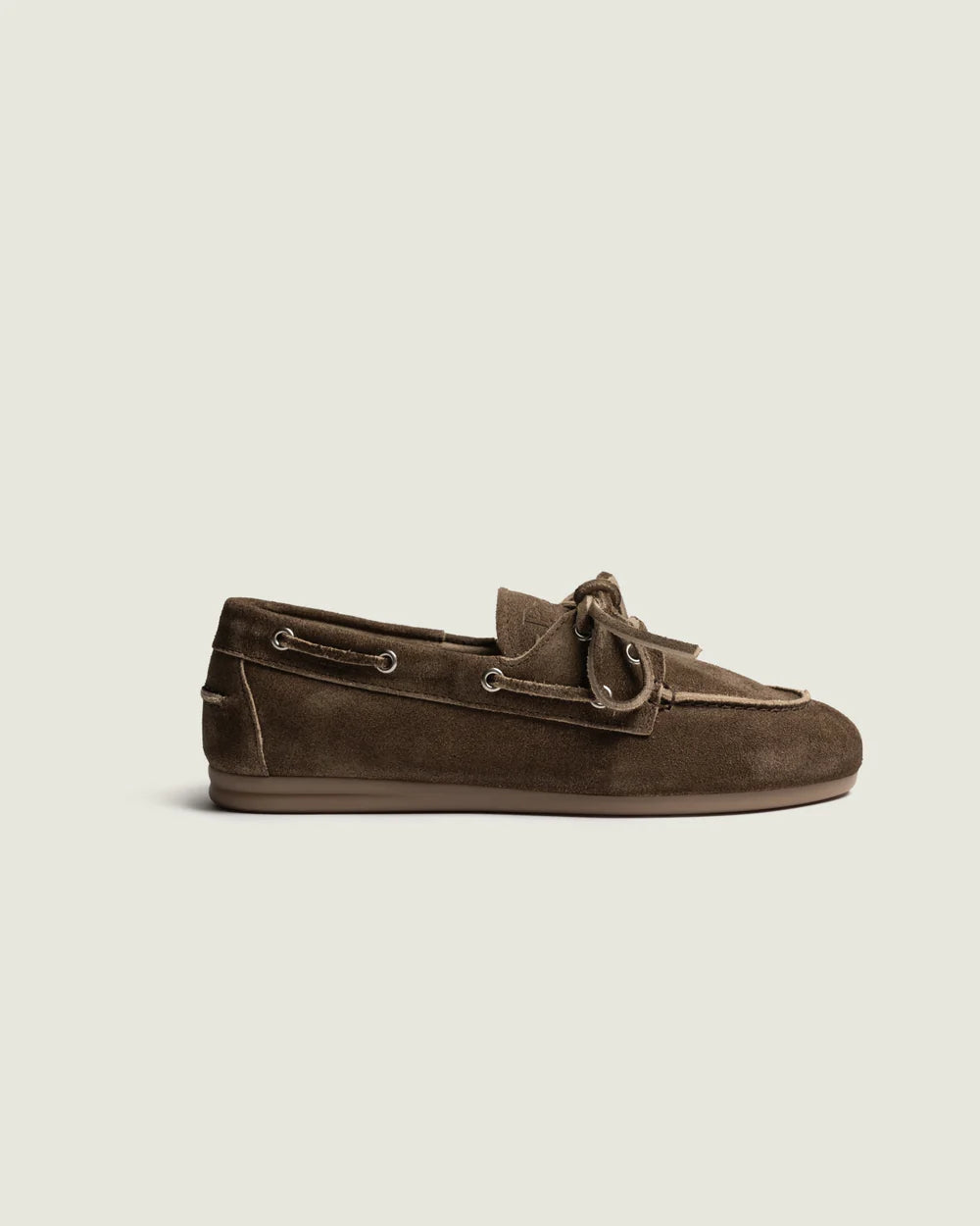 Mocassin bateau en daim brossé marron fonçé